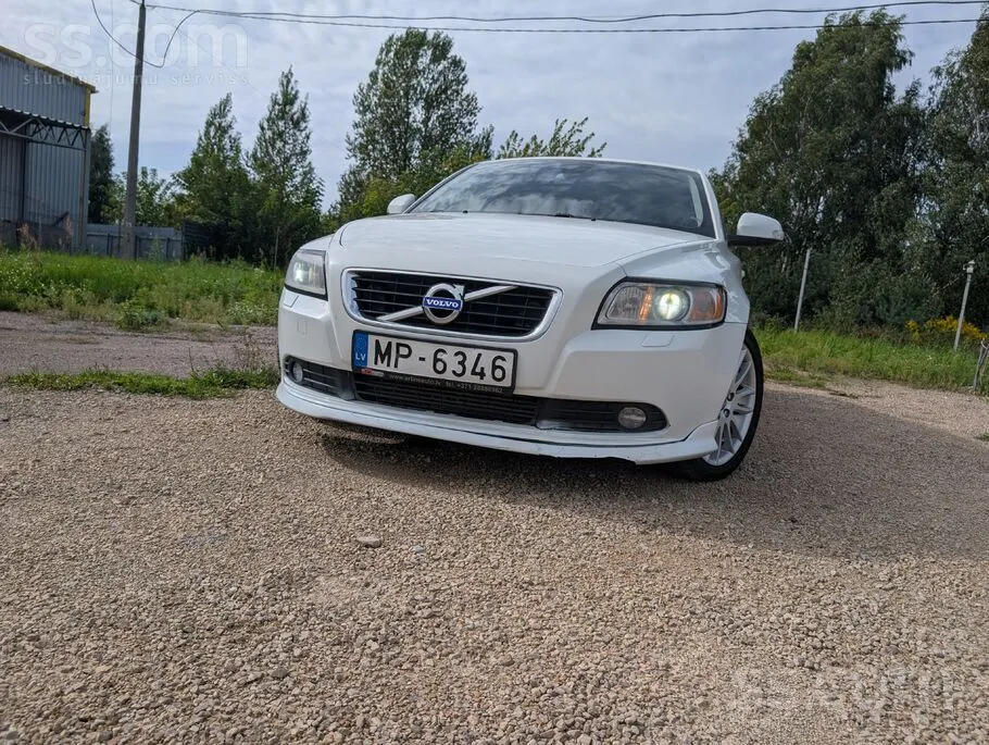 Volvo S40 2011 photo 3