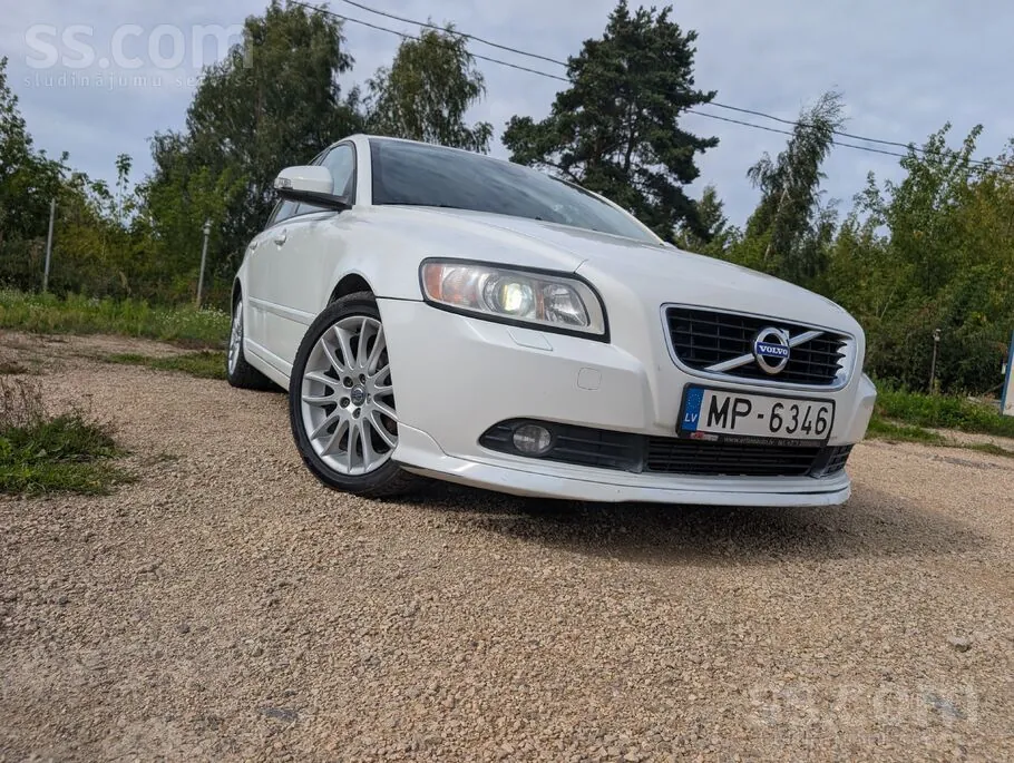 Volvo S40 2011 photo 4