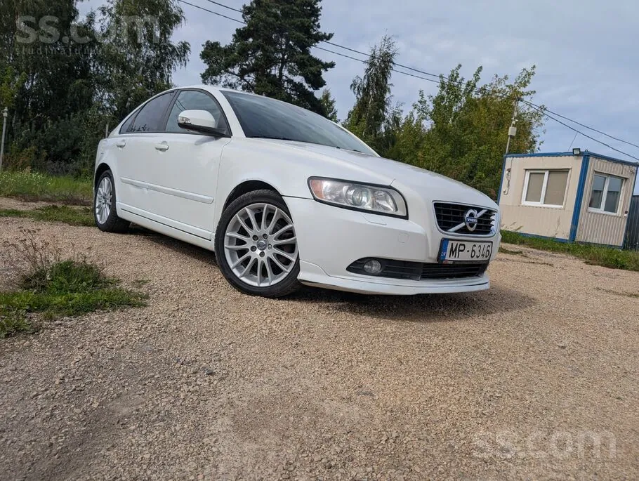 Volvo S40 2011 photo 5