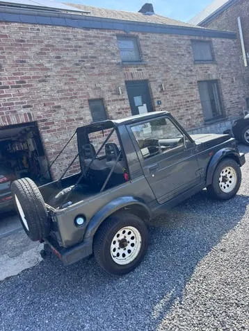Suzuki Samurai