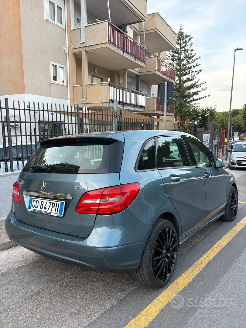 Mercedes-Benz B 2013 photo 5