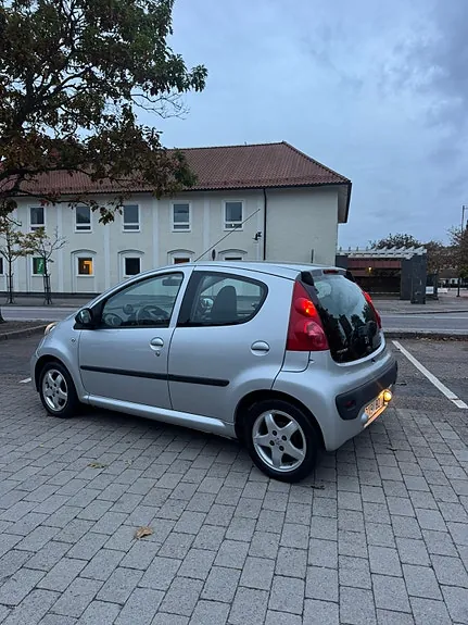 Peugeot 107 2011 photo 5