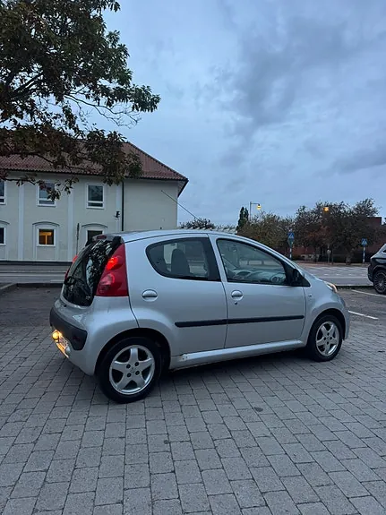 Peugeot 107 2011 photo 4