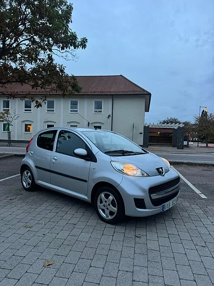 Peugeot 107 2011 photo 3