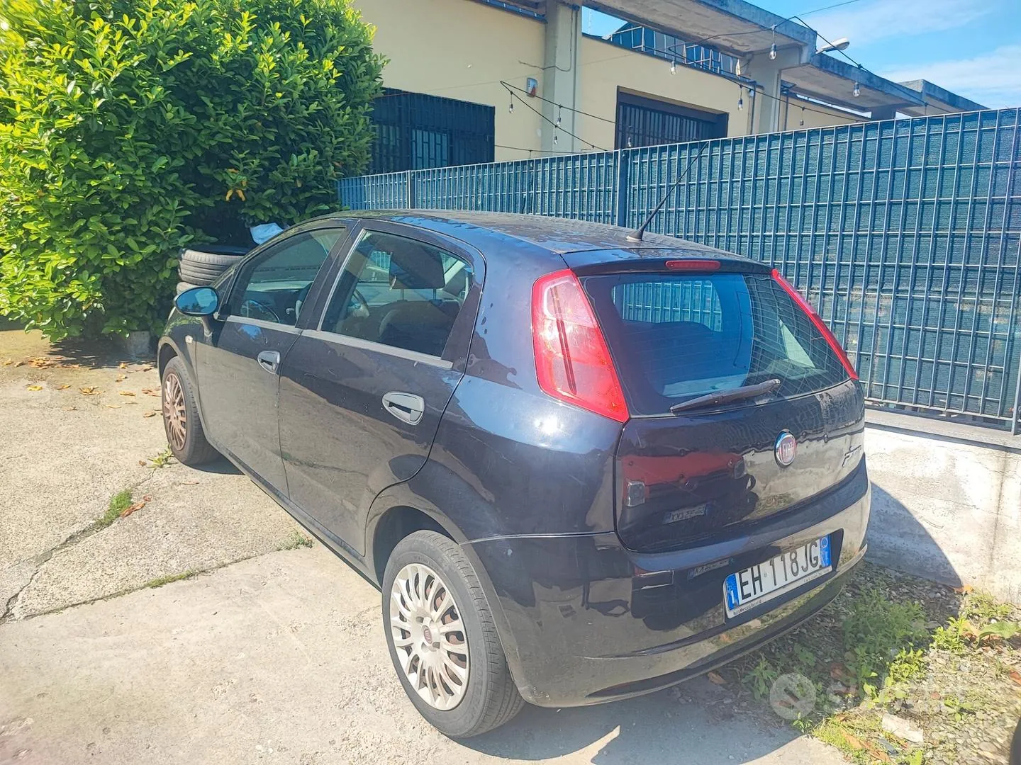 Fiat Grande Punto 2011 photo 3