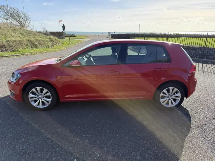 Volkswagen Golf 2013 photo 2