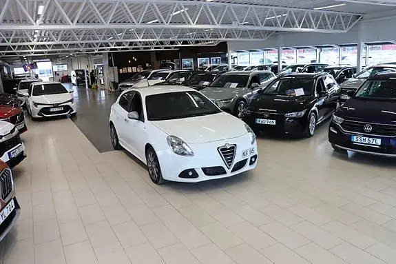 Alfa Romeo Giulietta 2013 photo 3