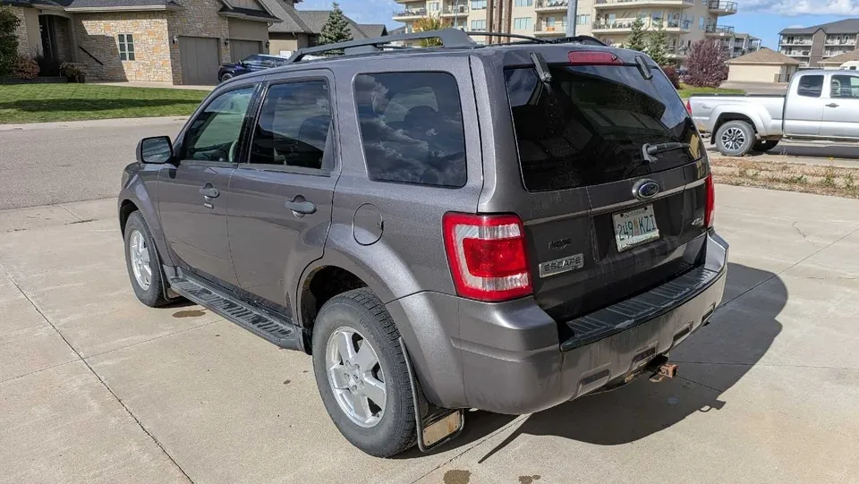 Ford Escape 2009 photo 2