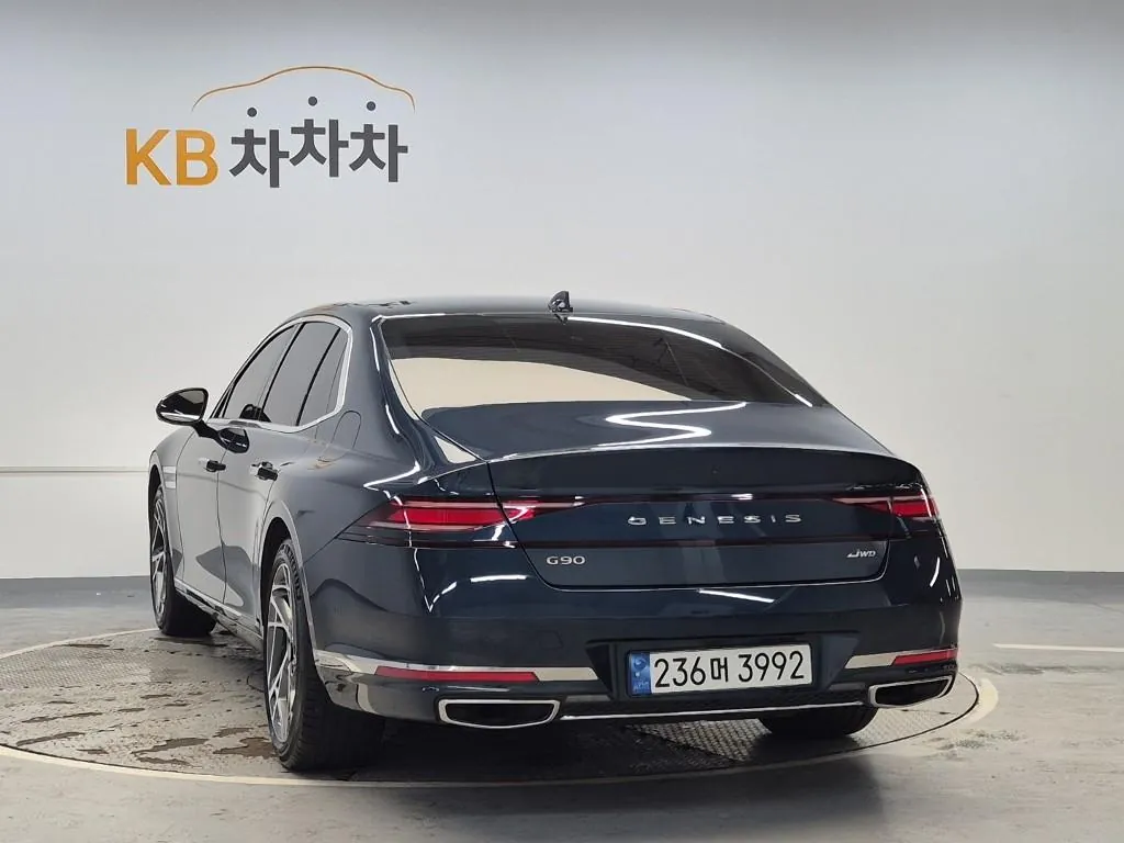 Genesis G90 2022 photo 2