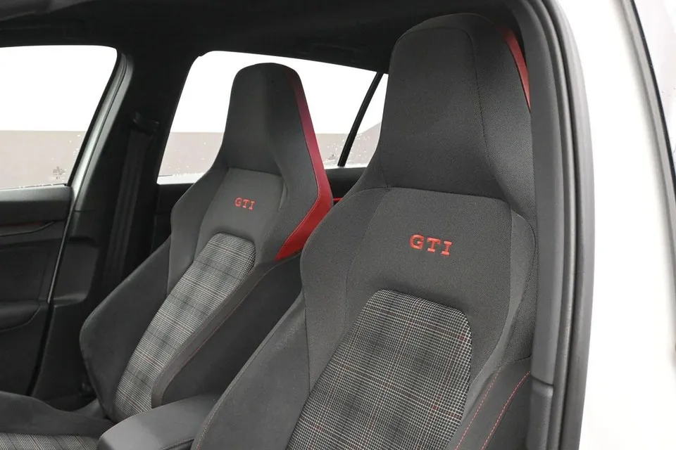 Volkswagen Golf 2024 photo 4