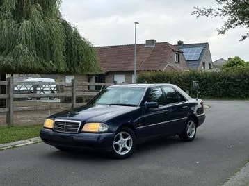 Mercedes-Benz C180