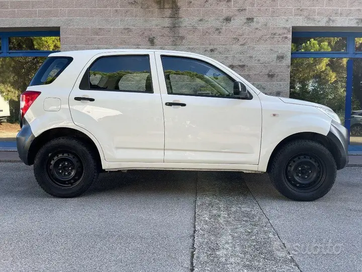 Daihatsu Terios 2006 photo 2