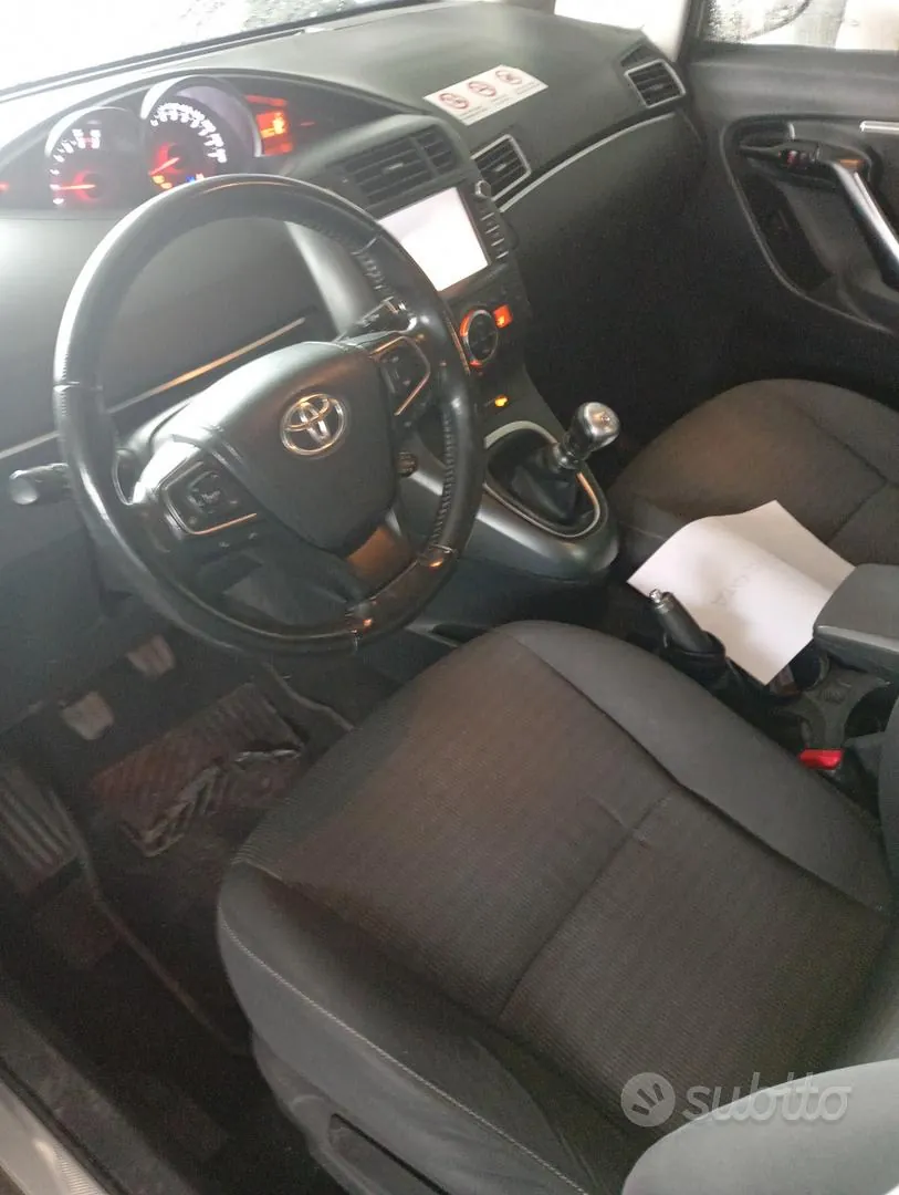 Toyota Verso 2016 photo 5