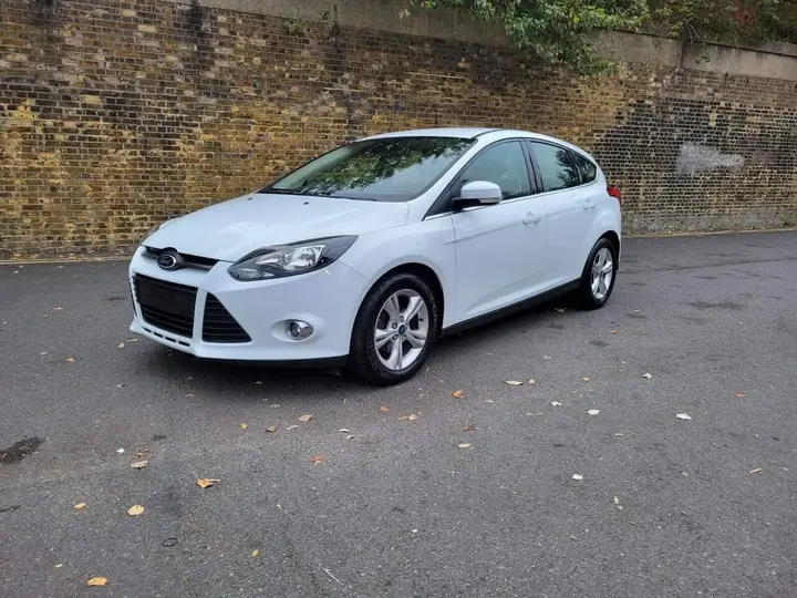 Ford Focus 2013 photo 3