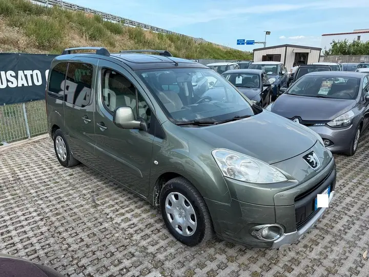 Peugeot Partner 2011 photo 3
