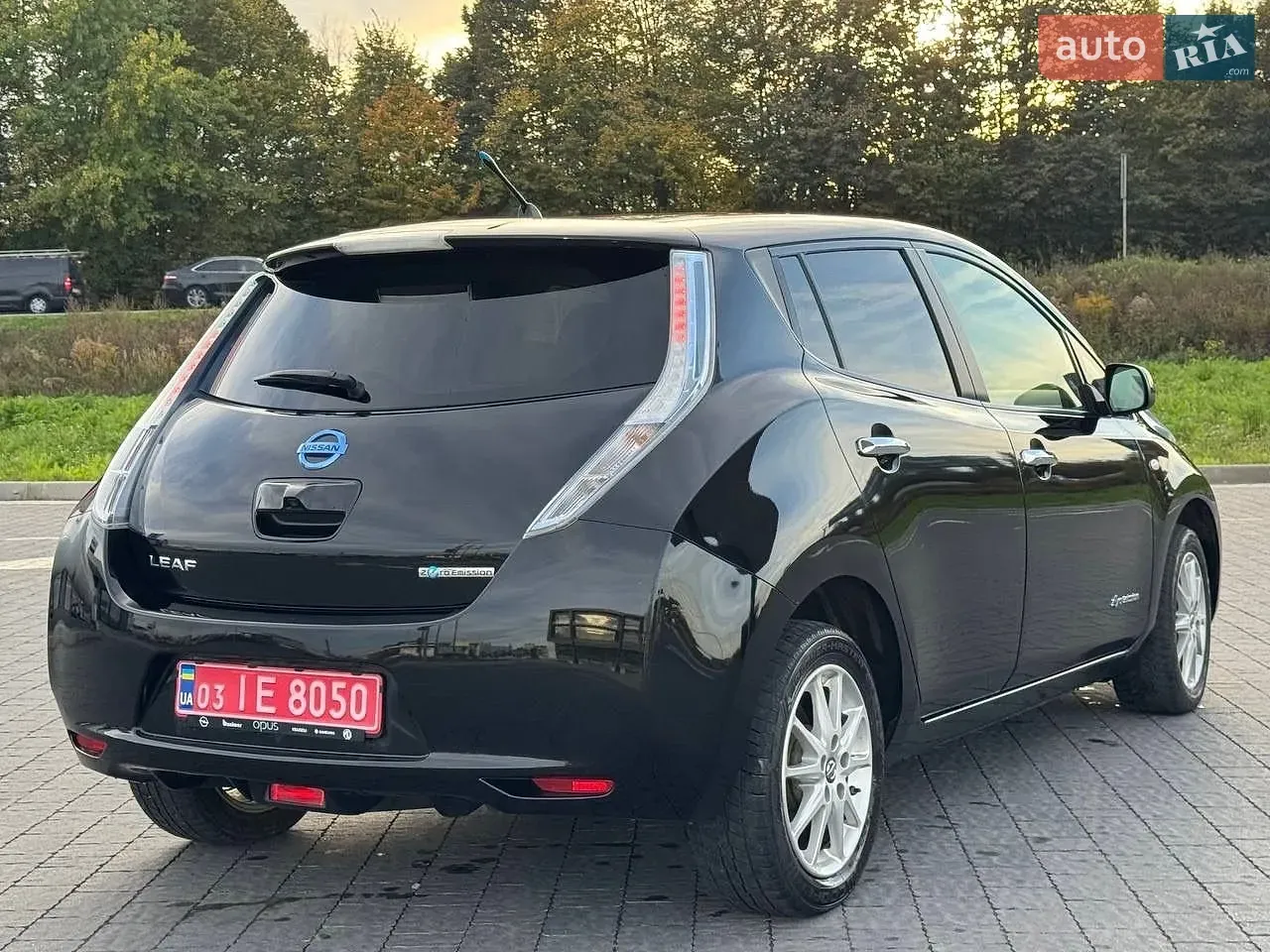 Nissan Leaf 2012 photo 2