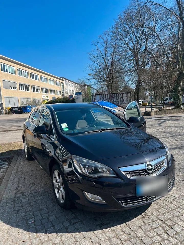 Opel Astra J