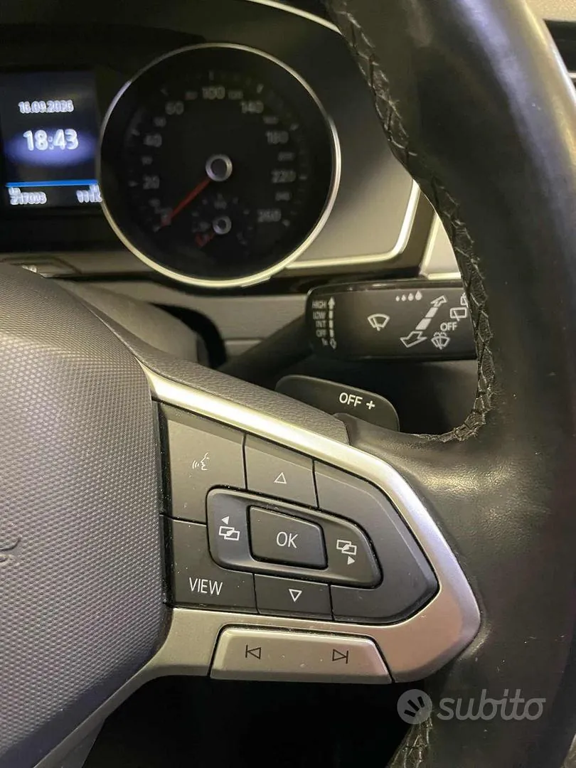 Volkswagen Passat 2021 photo 2