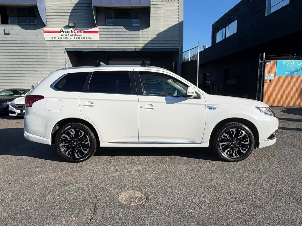 Mitsubishi Outlander 2018 photo 4
