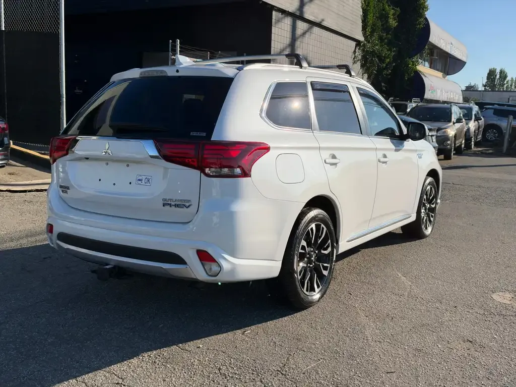 Mitsubishi Outlander 2018 photo 5