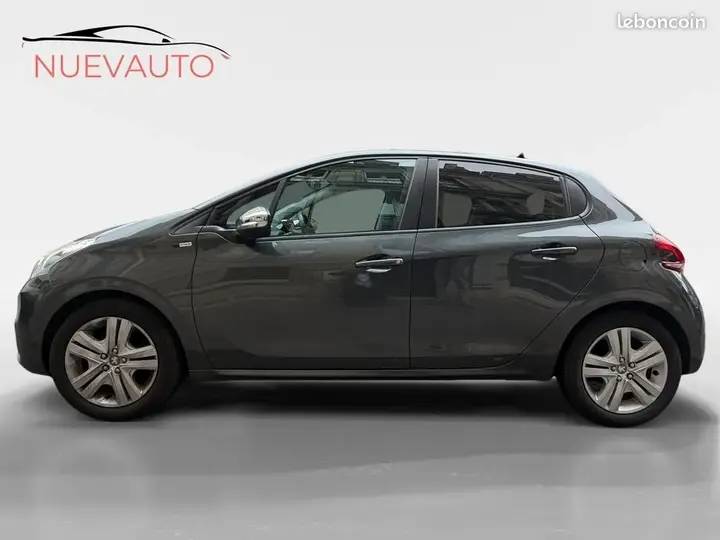 Peugeot 208 2016 photo 3