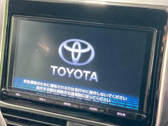 Toyota Noah 2017 photo 4