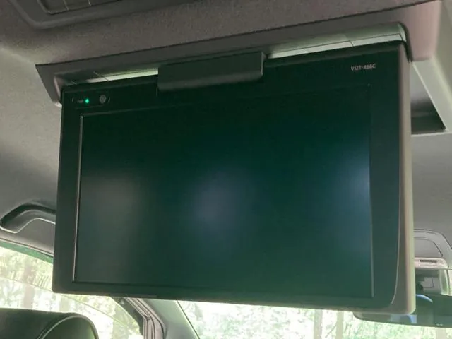 Toyota Noah 2017 photo 3