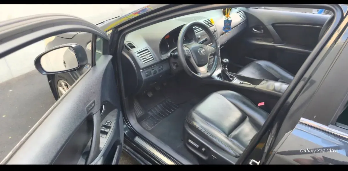 Toyota Avensis 2010 photo 3