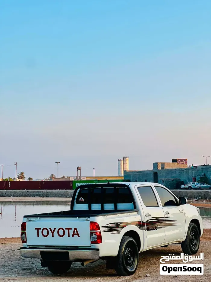 Toyota Hilux 2012 photo 2