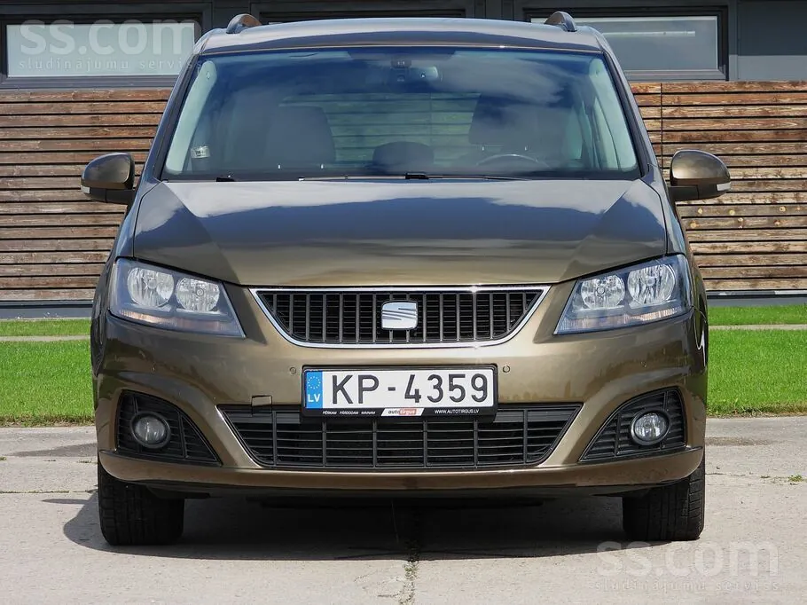 Seat Alhambra 2011 photo 2