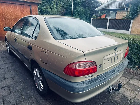 Toyota Avensis 2002 photo 5