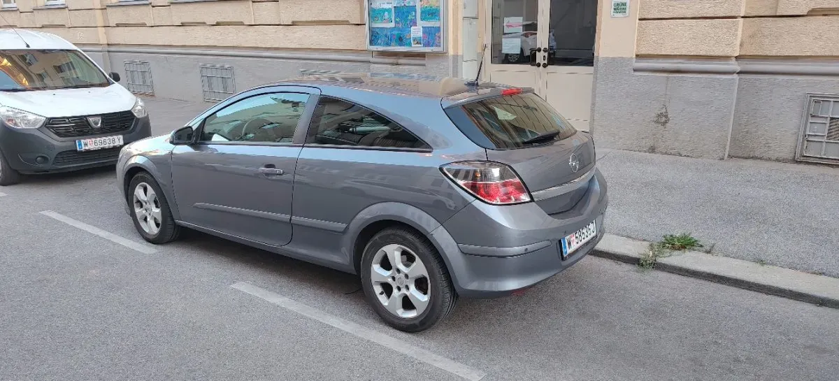 Opel Astra 2006 photo 2