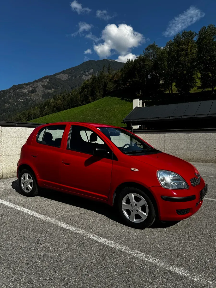 Toyota Yaris 2004 photo 2
