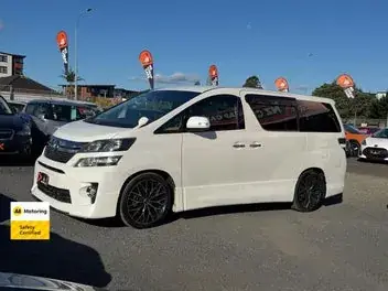 Toyota Vellfire 2012 photo 4