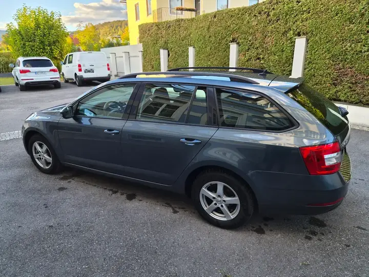 Skoda Octavia Combi 2020 photo 3