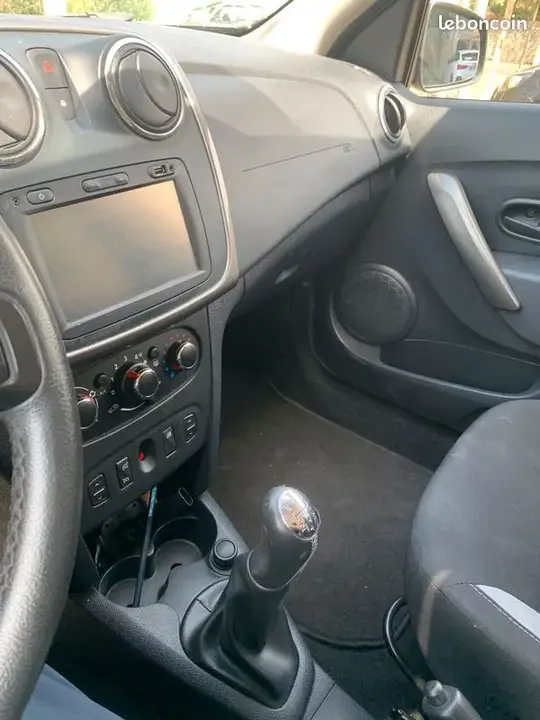Dacia Sandero 2015 photo 3
