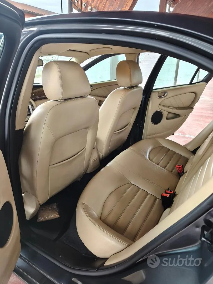 Jaguar X-Type 2009 photo 4