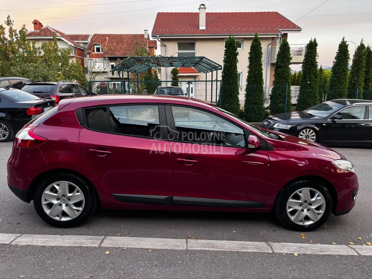 Renault Megane 2012 photo 5