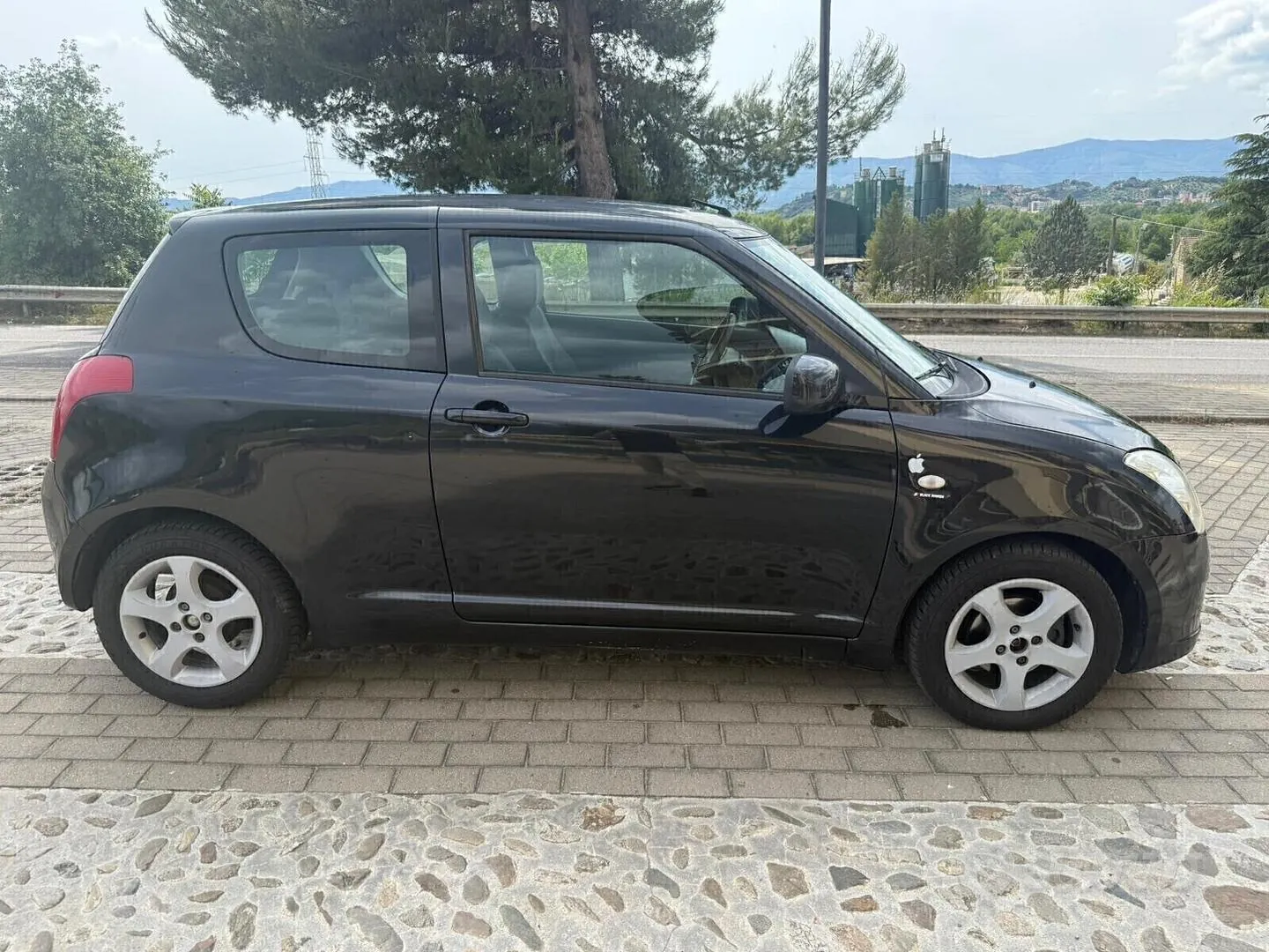 Suzuki Swift 2006 photo 4