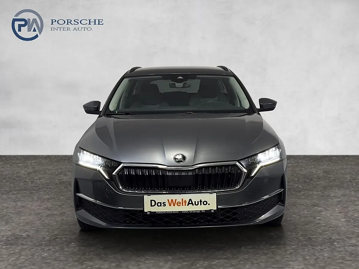 Skoda Octavia 2025 photo 2