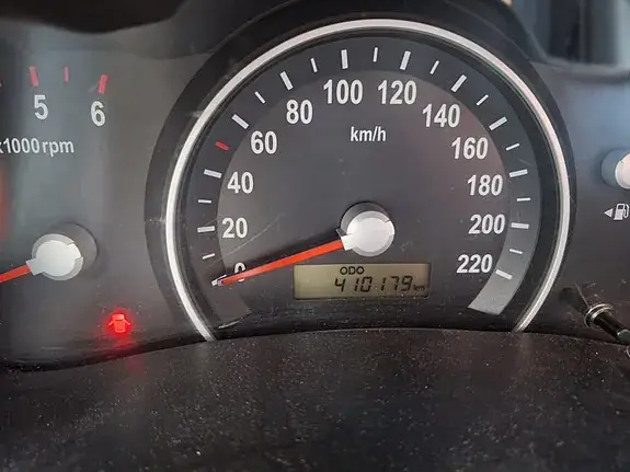 Kia Carnival 2010 photo 5