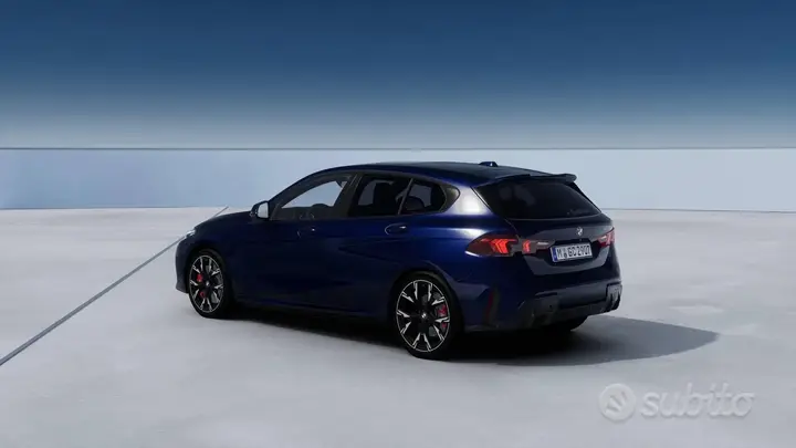 BMW 1 Series photo 2