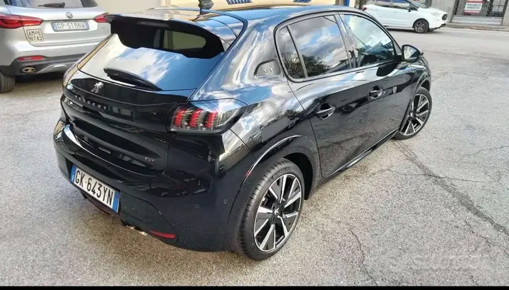 Peugeot 208 2022 photo 4