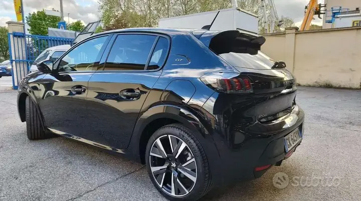 Peugeot 208 2022 photo 3