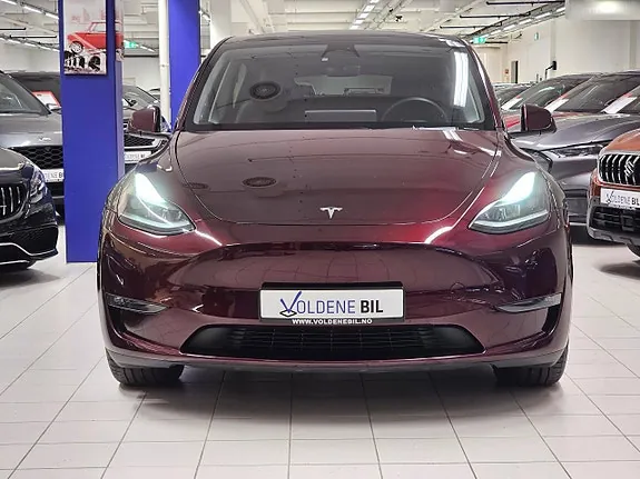 Tesla Model Y 2024 photo 2