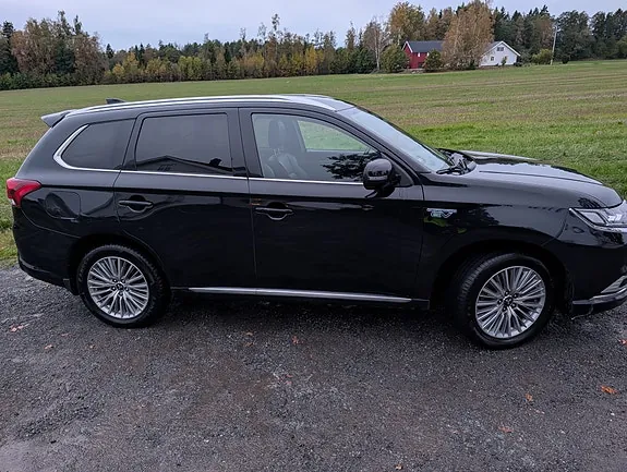 Mitsubishi Outlander 2019 photo 2