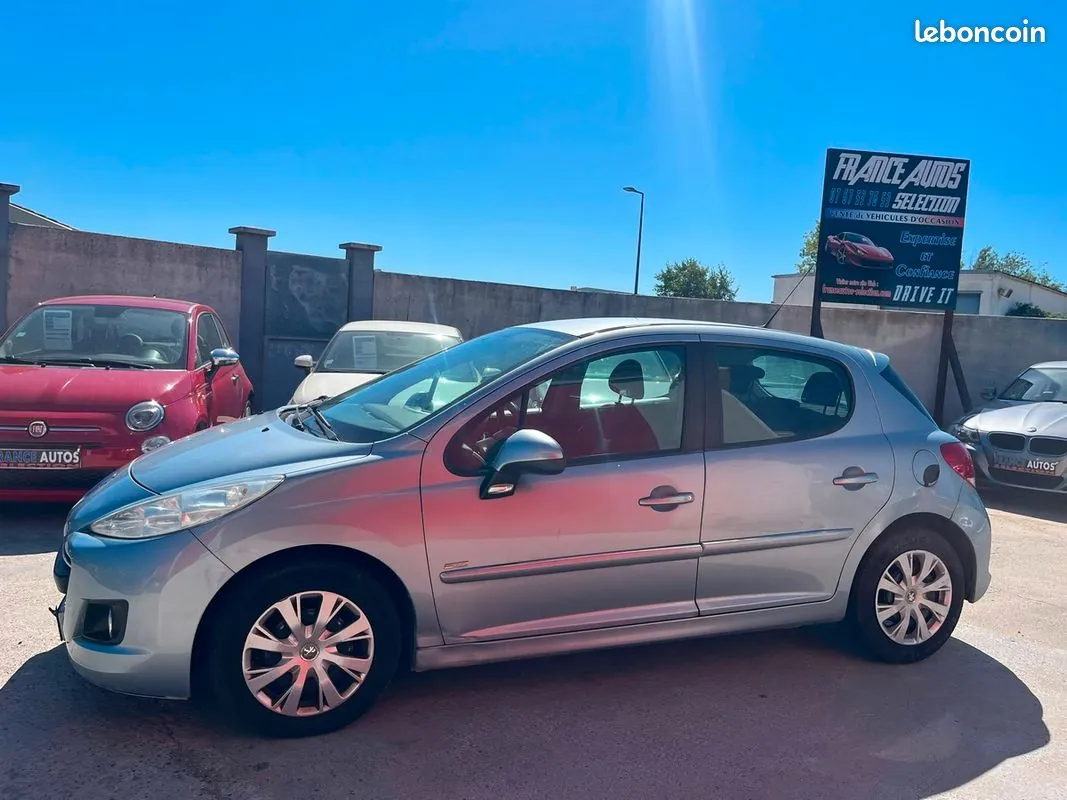 Peugeot 207 2010 photo 2