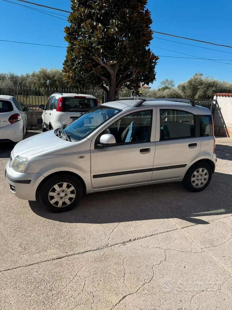 Fiat Panda 2010 photo 2