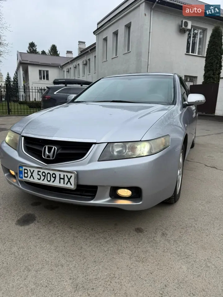 Honda Accord 2004 photo 2