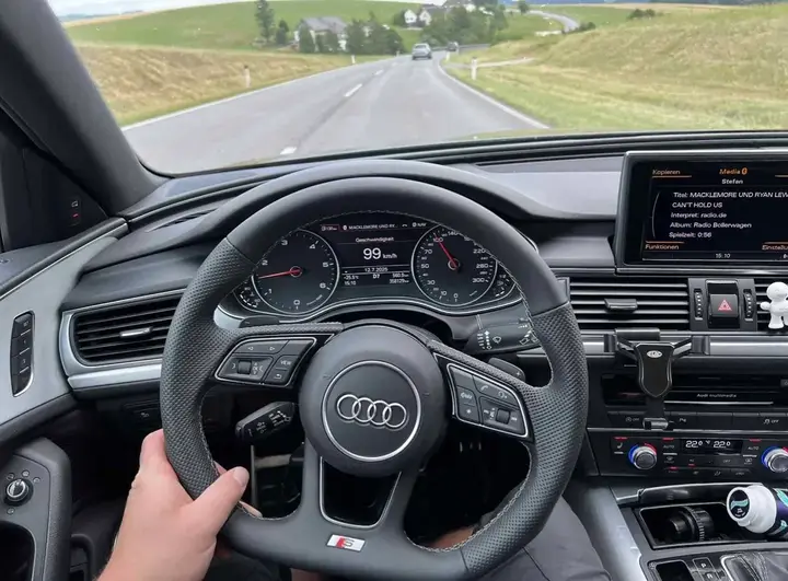 Audi A6 2012 photo 2